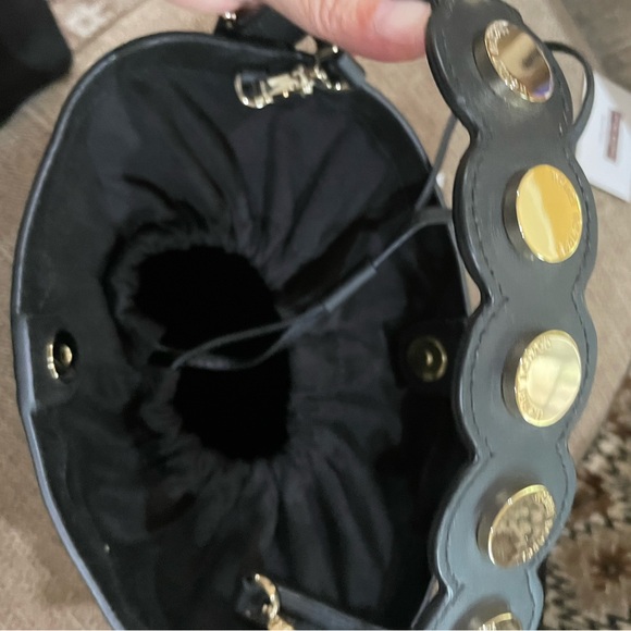 NWT Henri Bendel Surrey Mini Bucket Bag BLACK - Picture 4 of 6